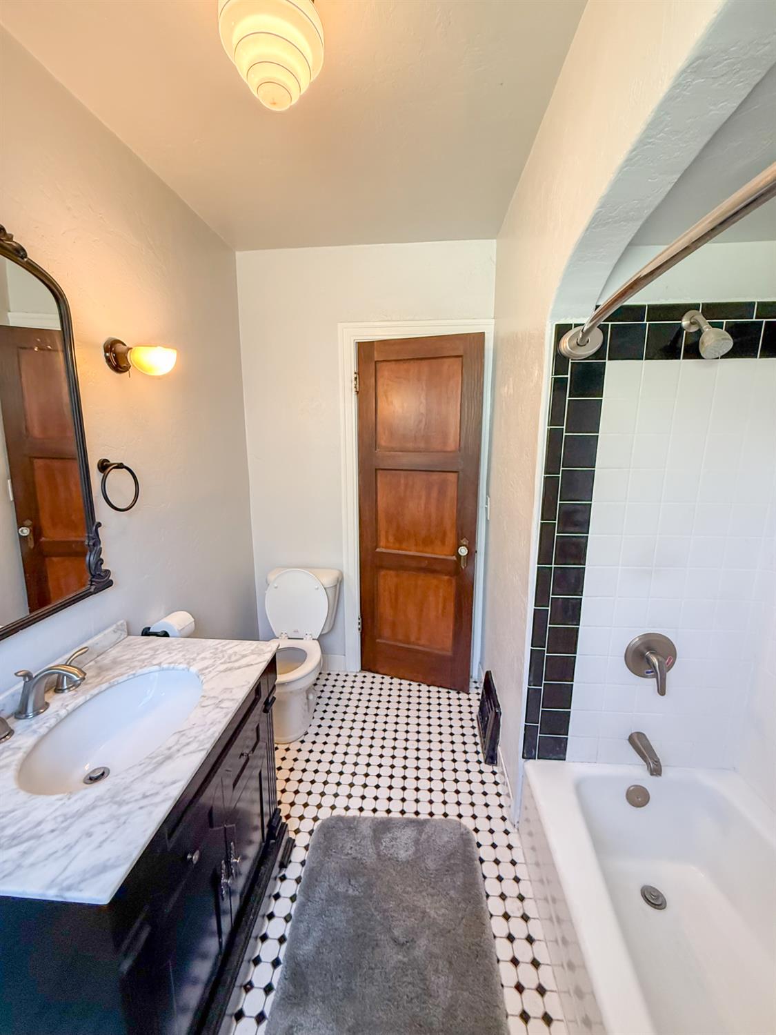 624 E Vassar Ave, Fresno, CA 93704