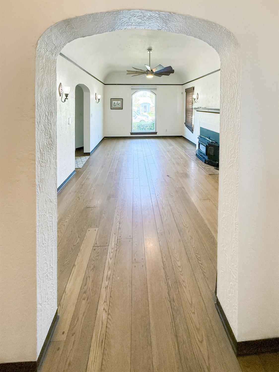 624 E Vassar Ave, Fresno, CA 93704