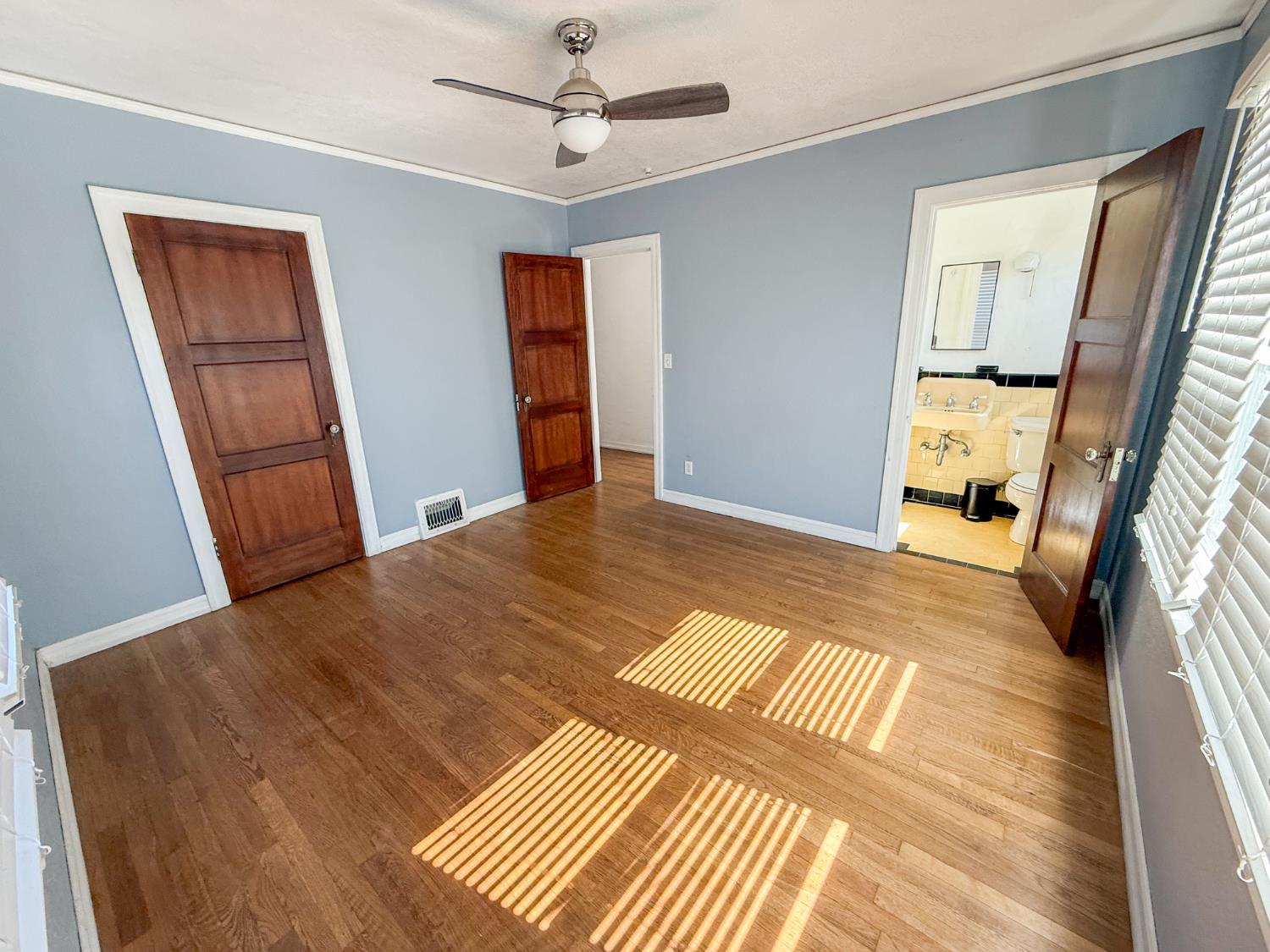 624 E Vassar Ave, Fresno, CA 93704