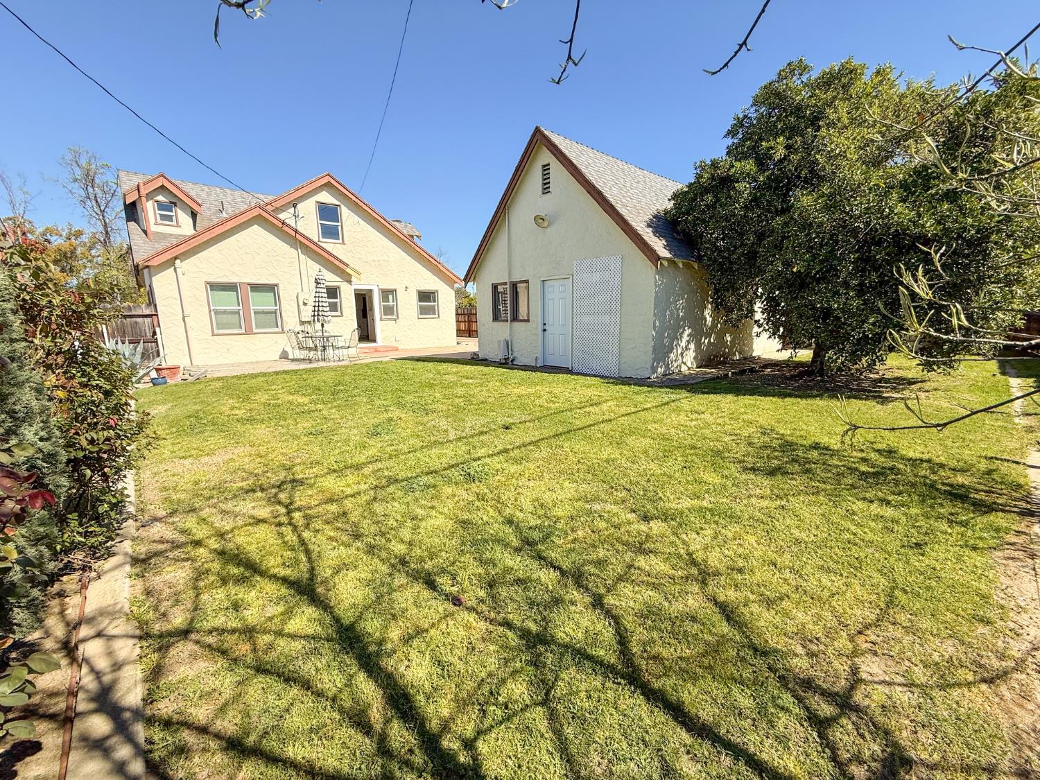 624 E Vassar Ave, Fresno, CA 93704