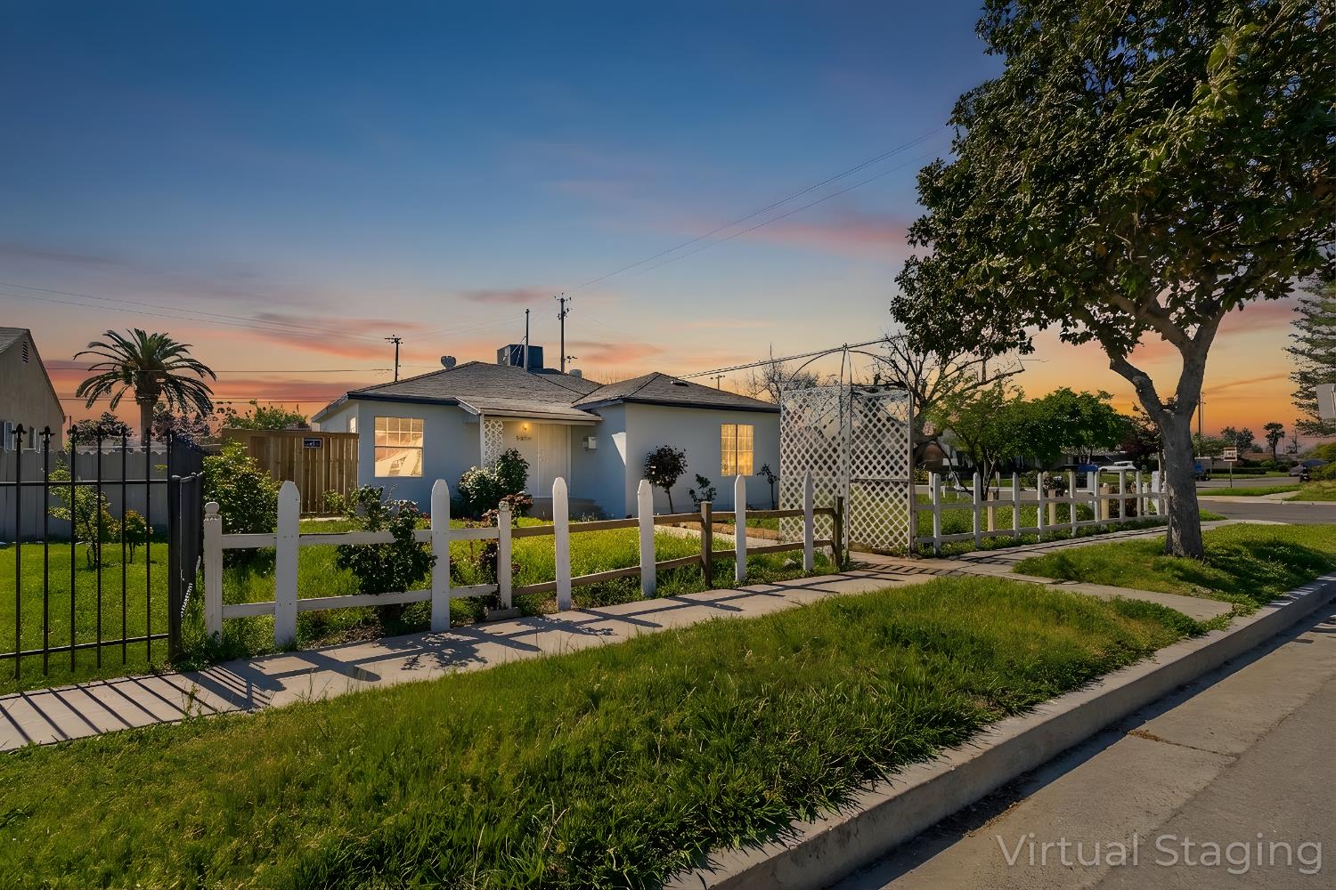 1645 W Fountain Way, Fresno, CA 93705