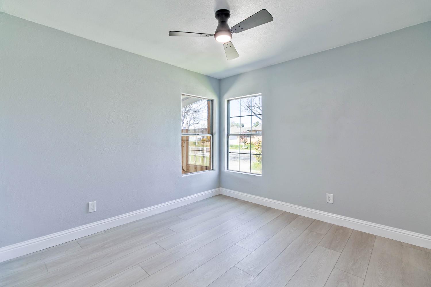 1645 W Fountain Way, Fresno, CA 93705