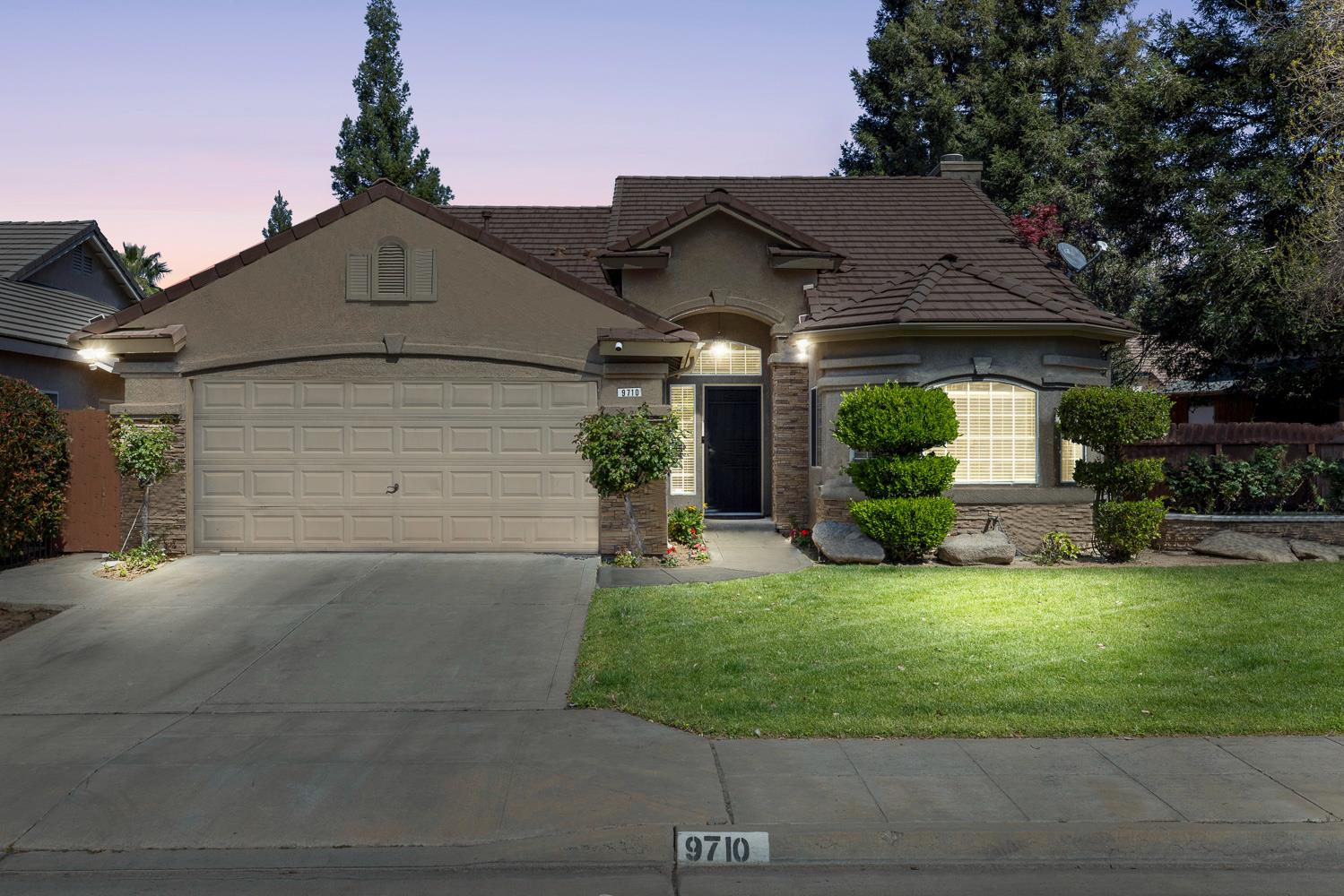 9710 N Price Ave, Fresno, CA 93720