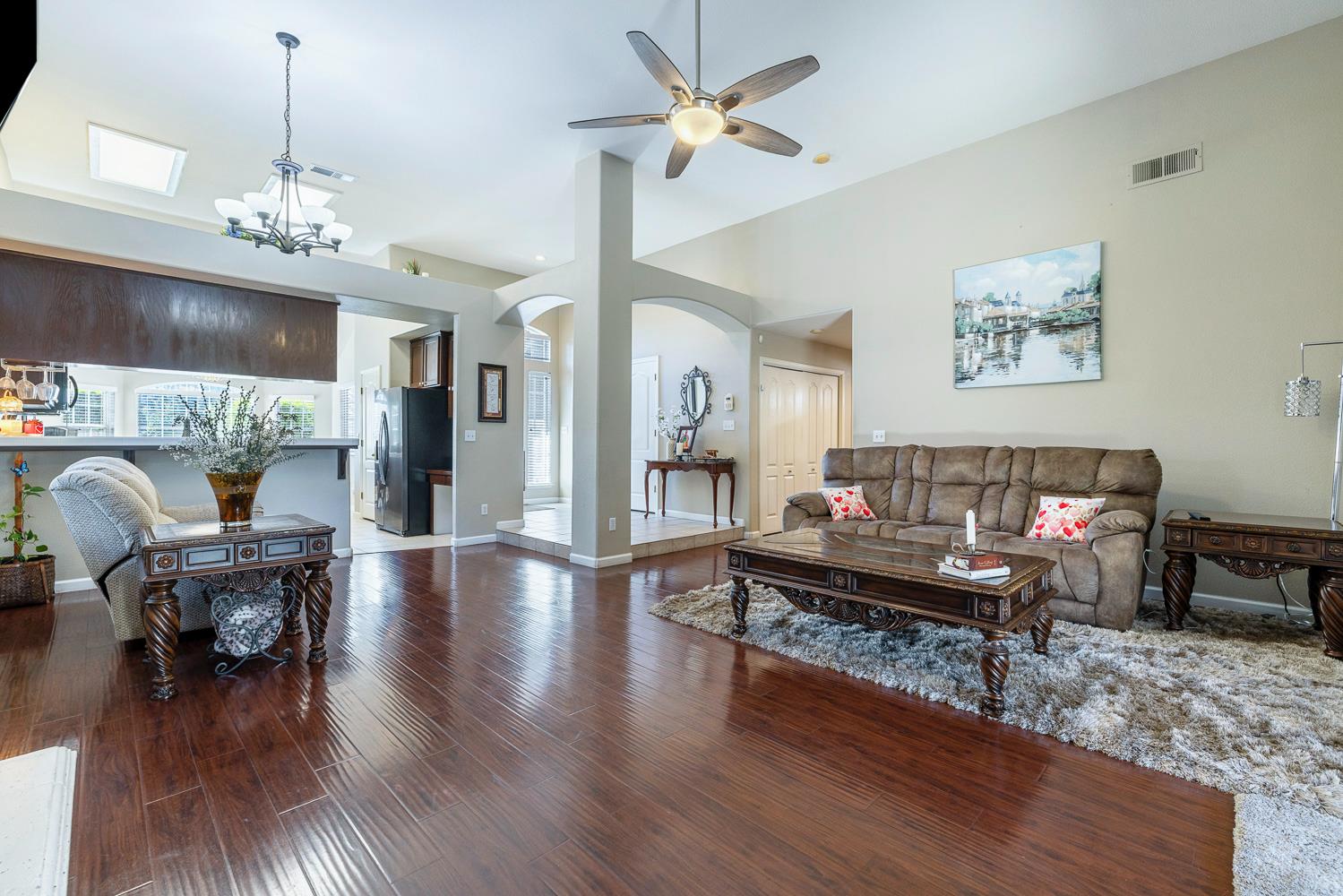 9710 N Price Ave, Fresno, CA 93720