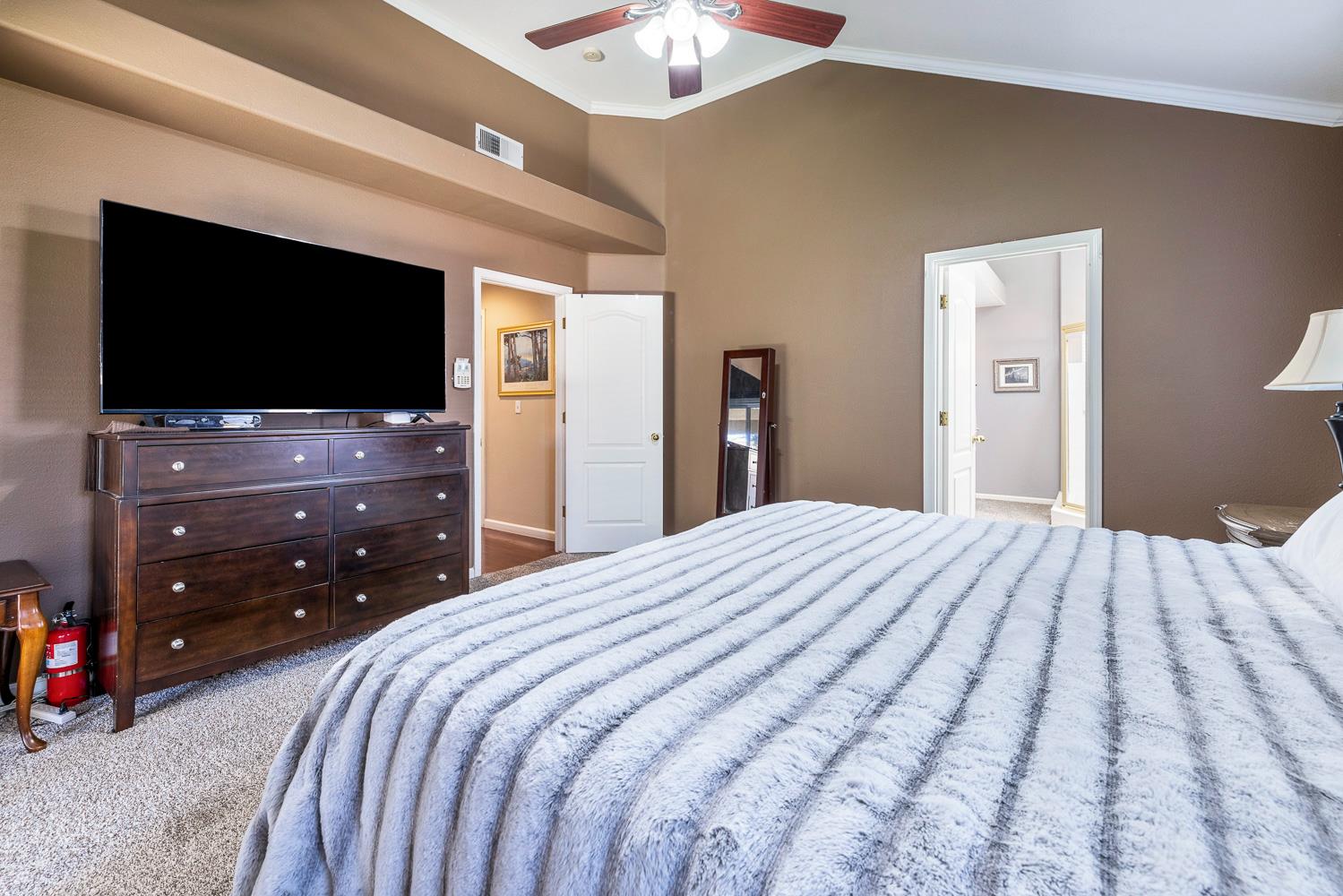 9710 N Price Ave, Fresno, CA 93720