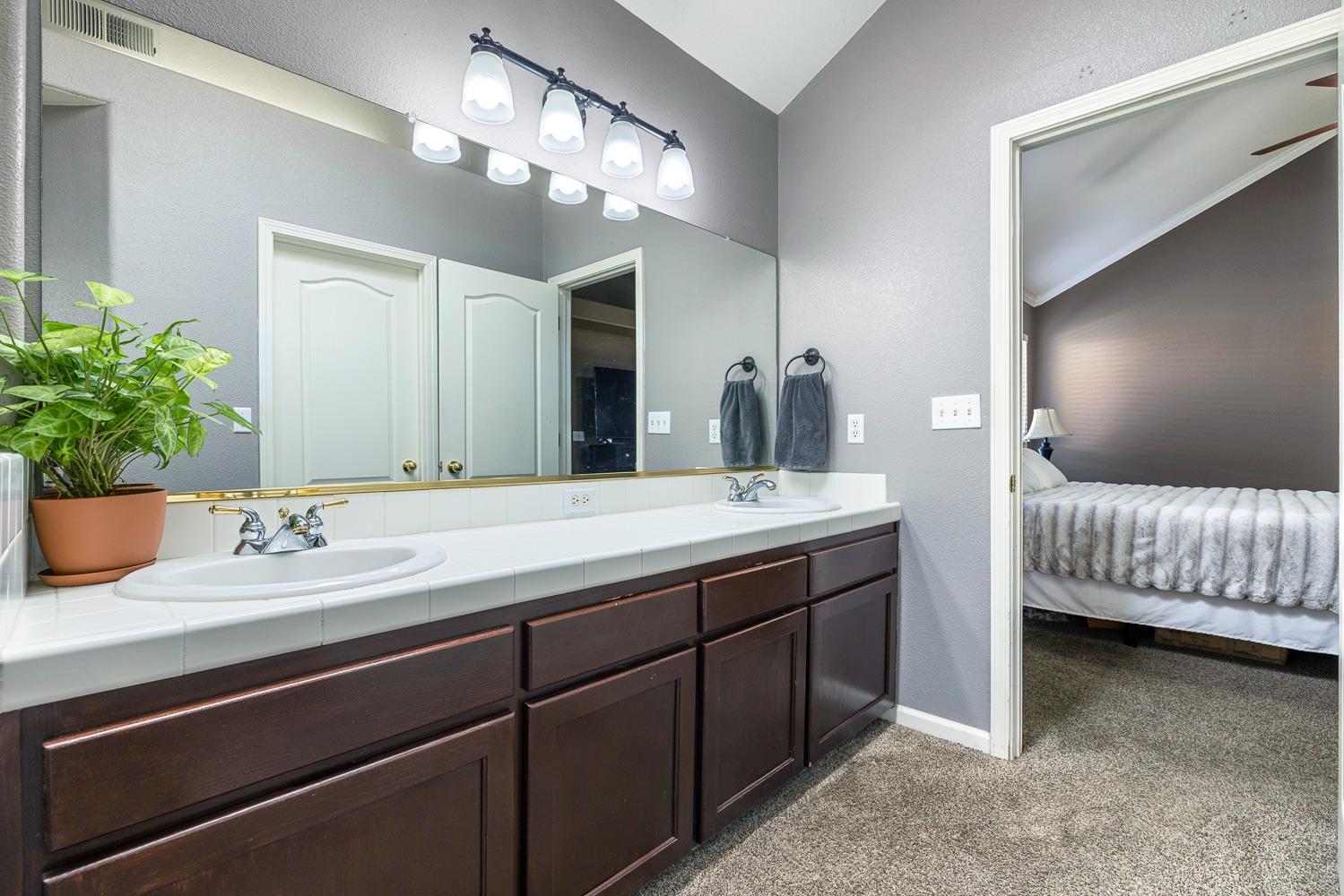 9710 N Price Ave, Fresno, CA 93720