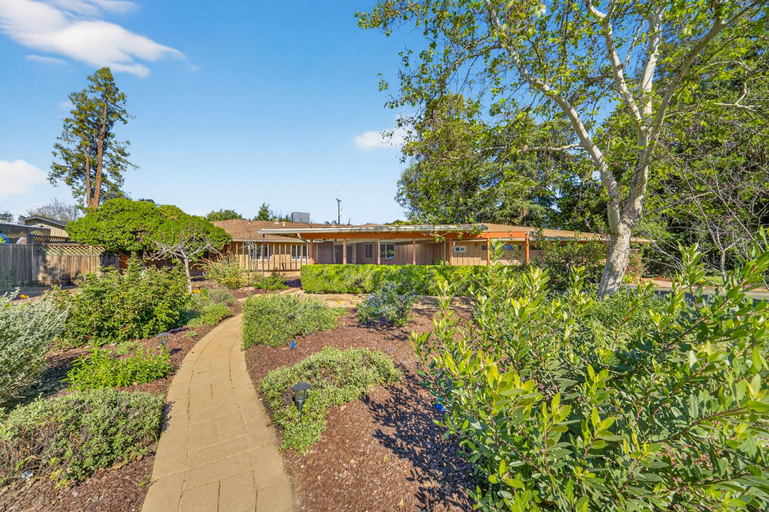 4872 N Arcade Ave, Fresno, CA 93704