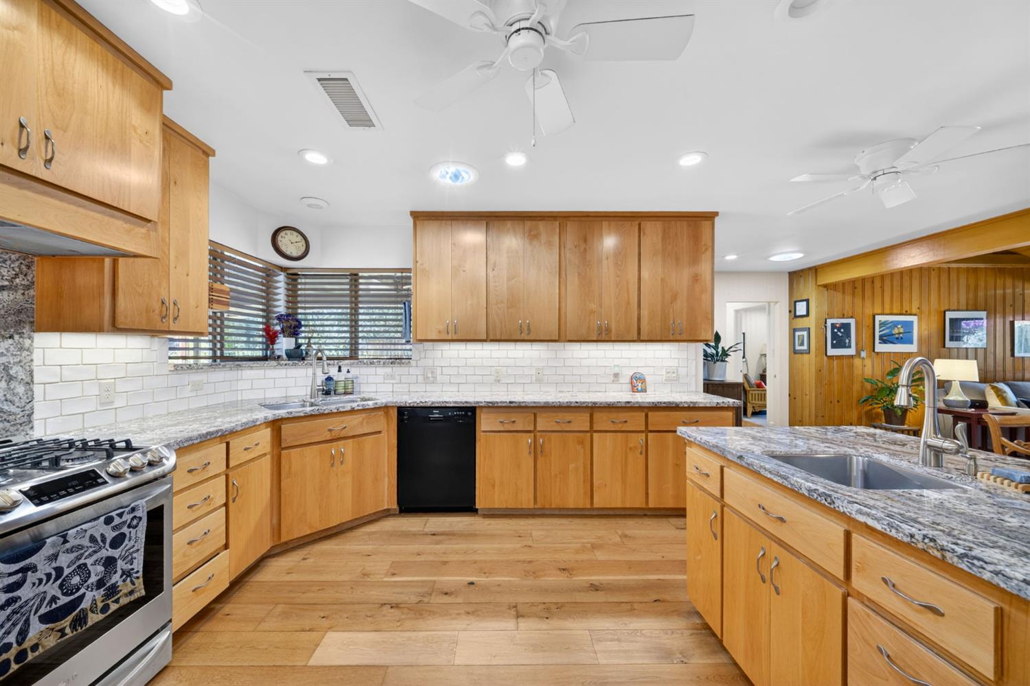 4872 N Arcade Ave, Fresno, CA 93704