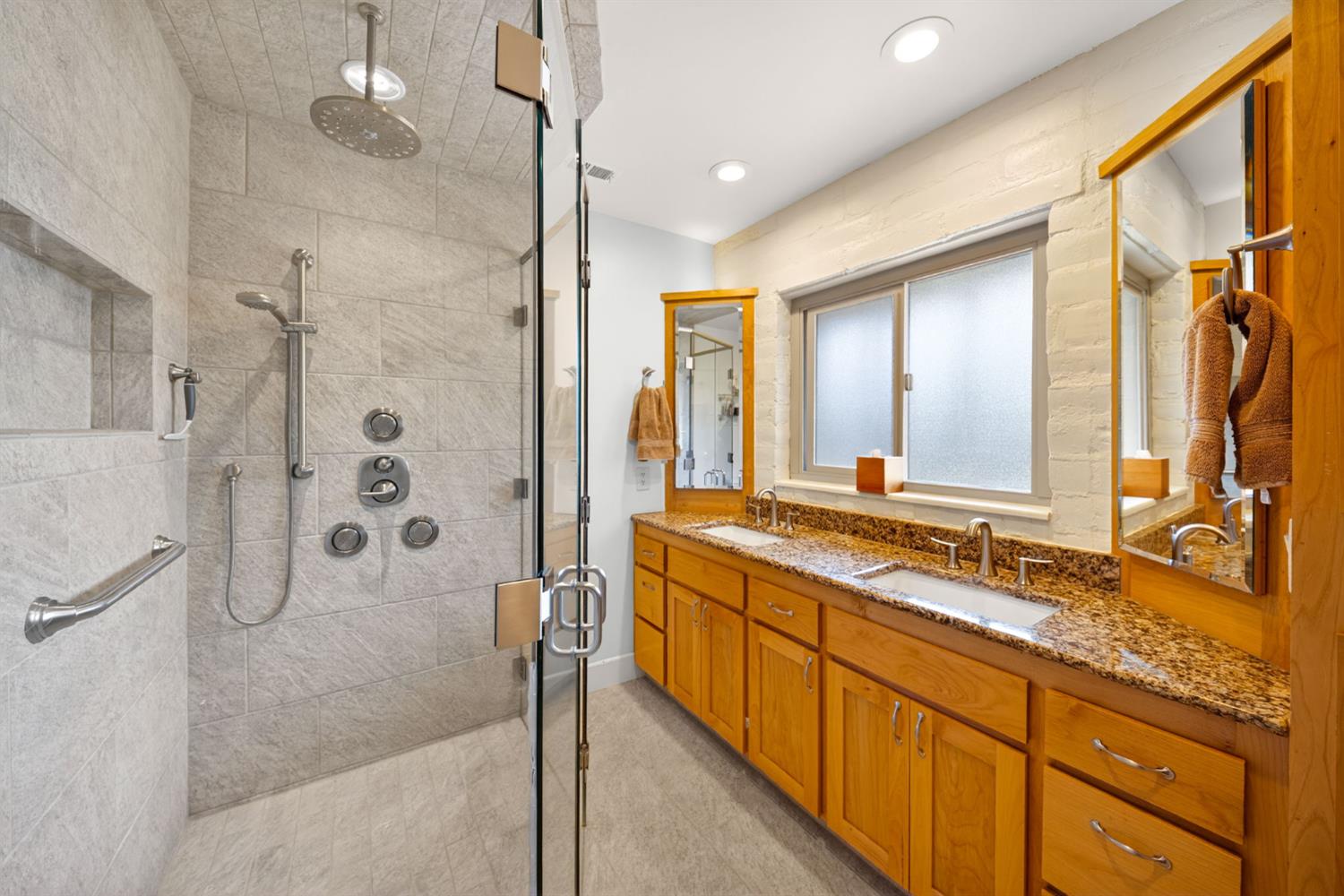 4872 N Arcade Ave, Fresno, CA 93704