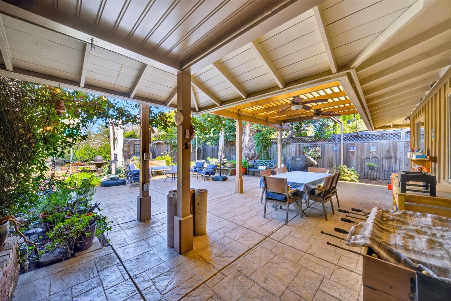 4872 N Arcade Ave, Fresno, CA 93704