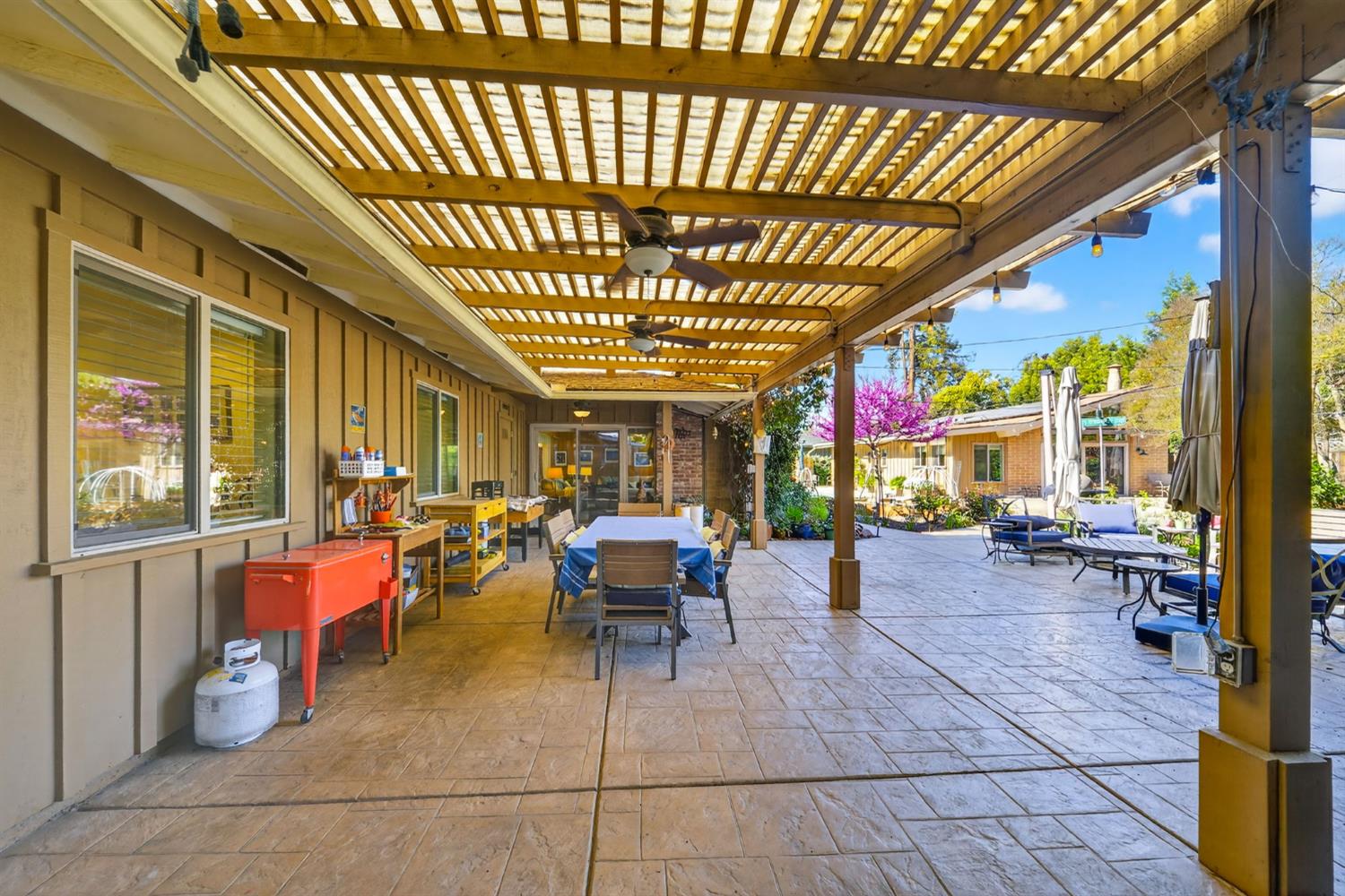 4872 N Arcade Ave, Fresno, CA 93704