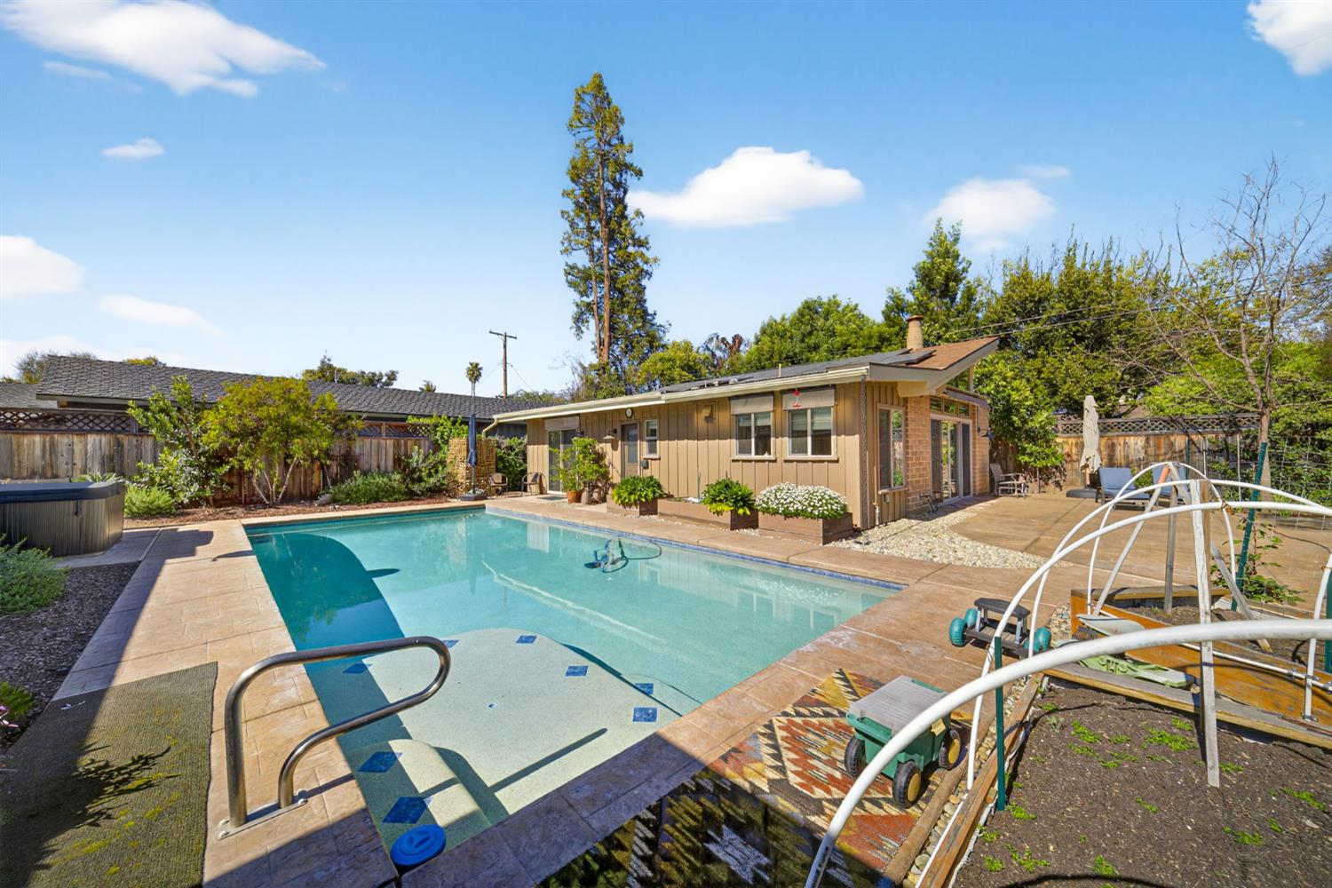 4872 N Arcade Ave, Fresno, CA 93704