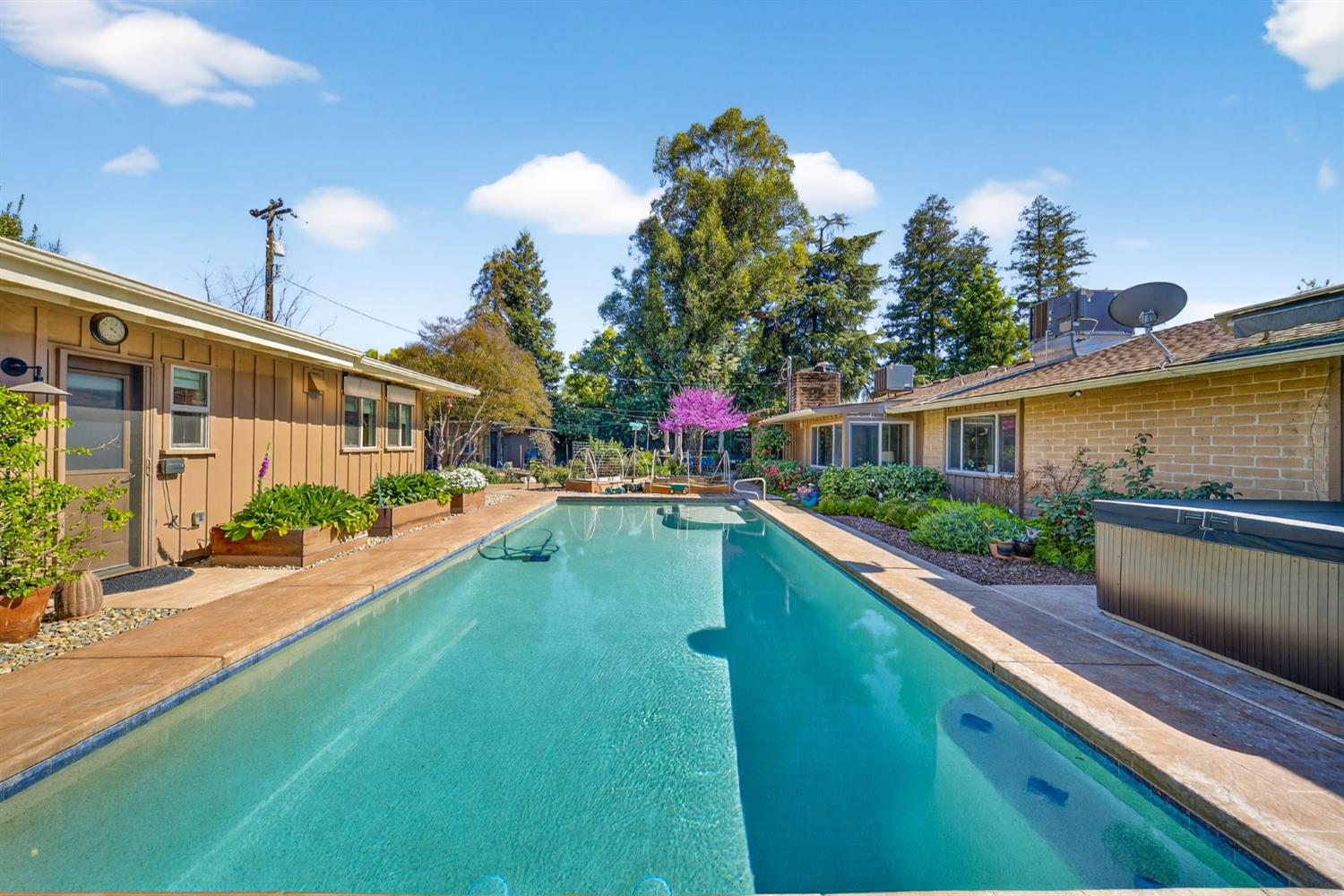 4872 N Arcade Ave, Fresno, CA 93704