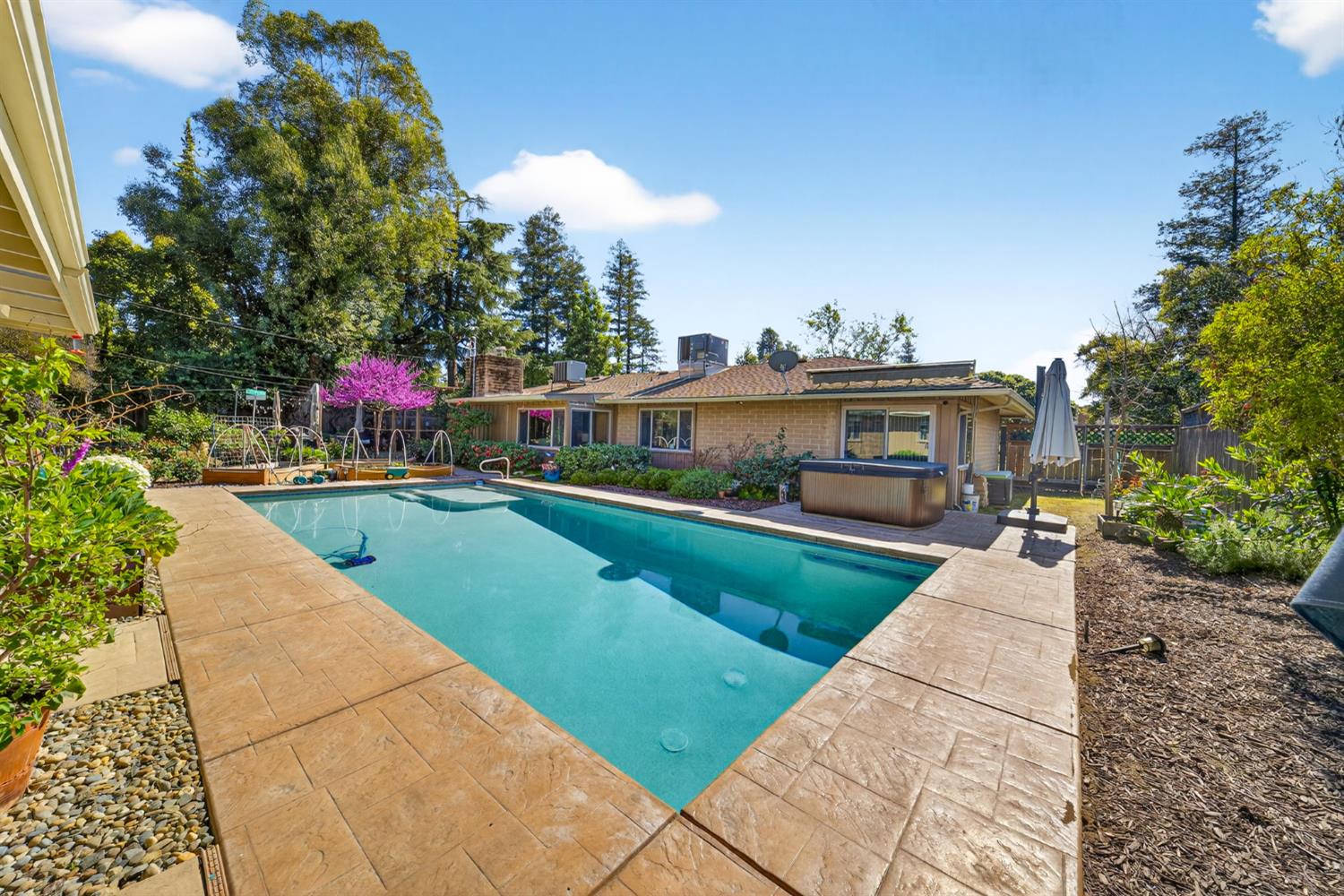 4872 N Arcade Ave, Fresno, CA 93704