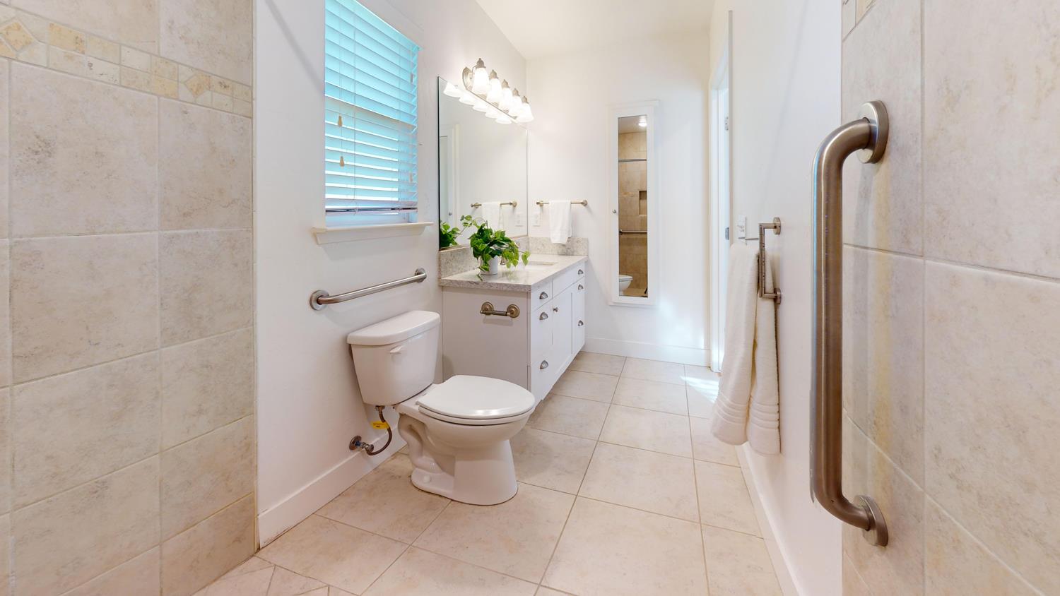 117 E Fedora Ave, Fresno, CA 93704