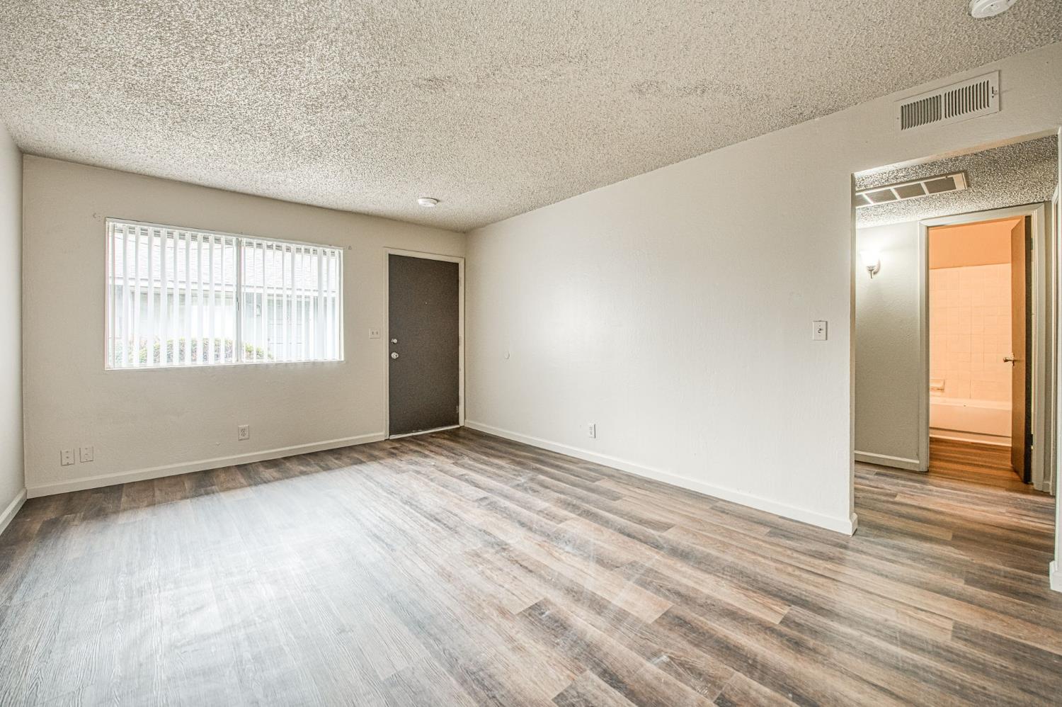 1426 Church St #A-O, Kingsburg, CA 93631