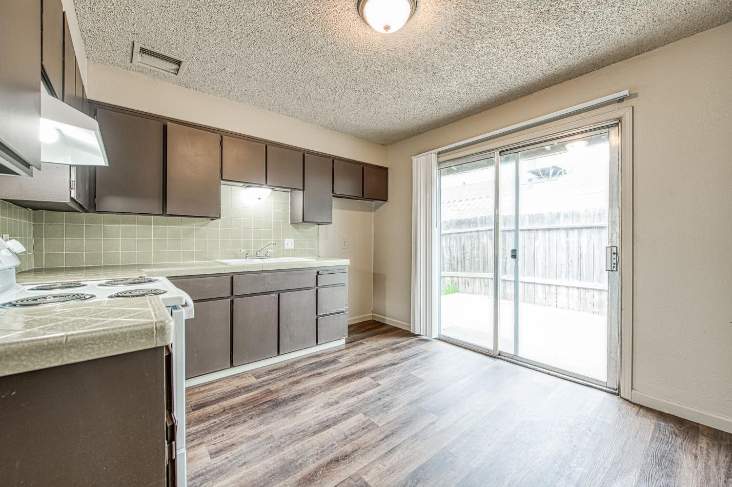 1426 Church St #A-O, Kingsburg, CA 93631