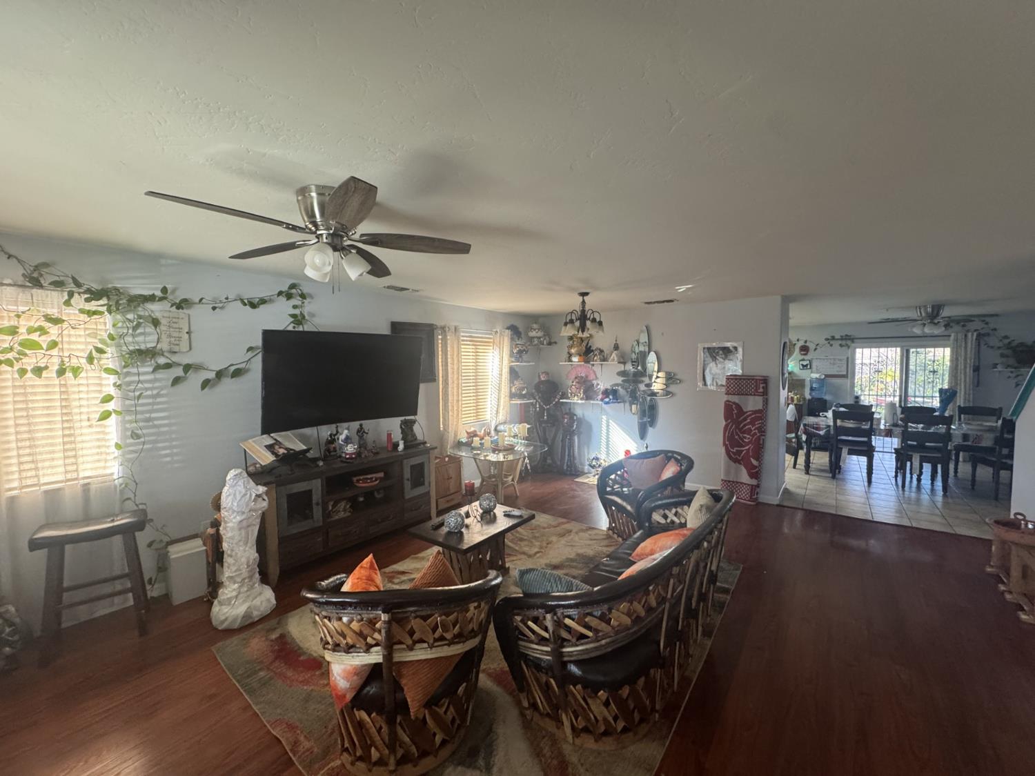 6310 E Woodward Ave, Fresno, CA 93727