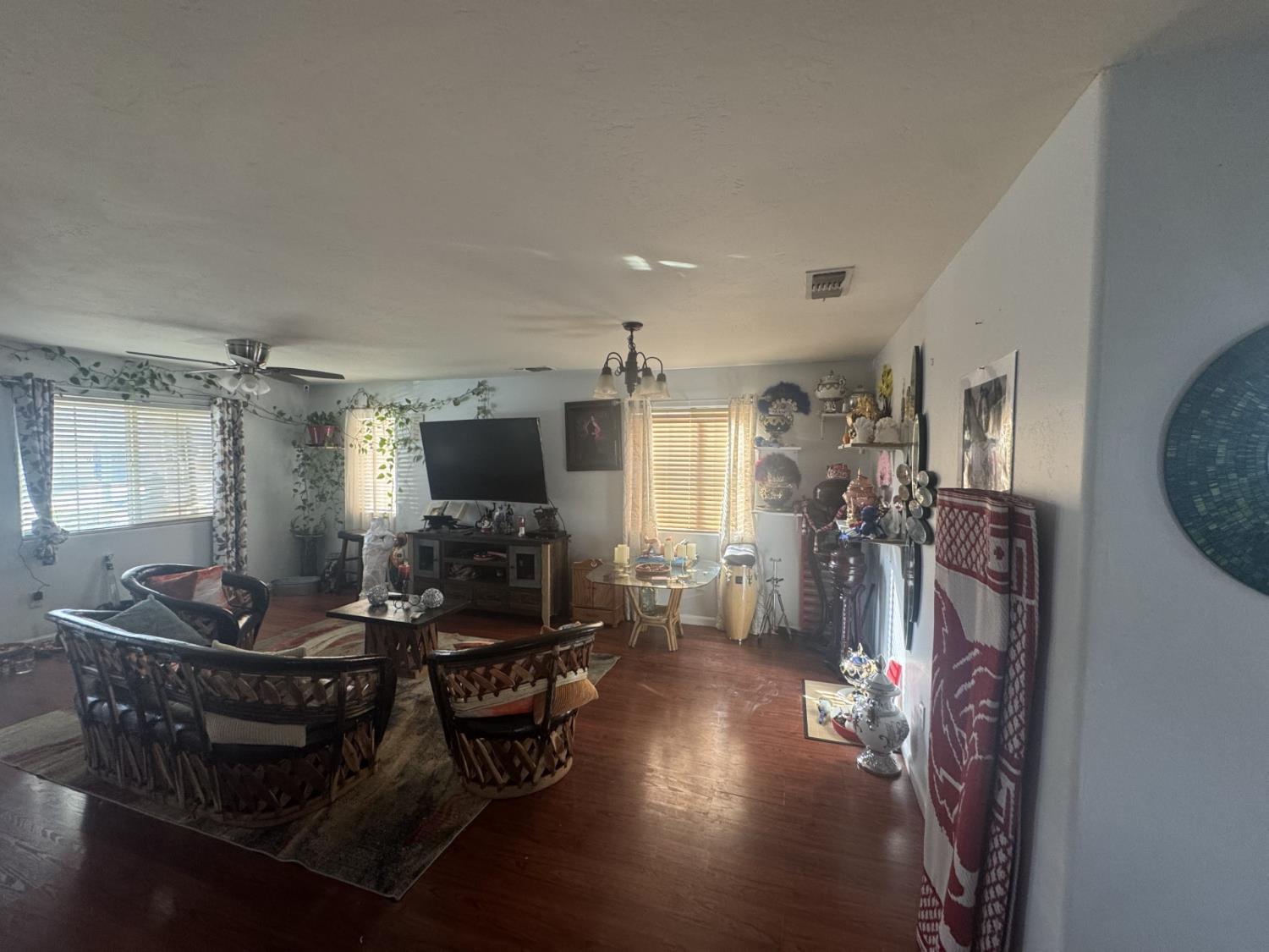 6310 E Woodward Ave, Fresno, CA 93727