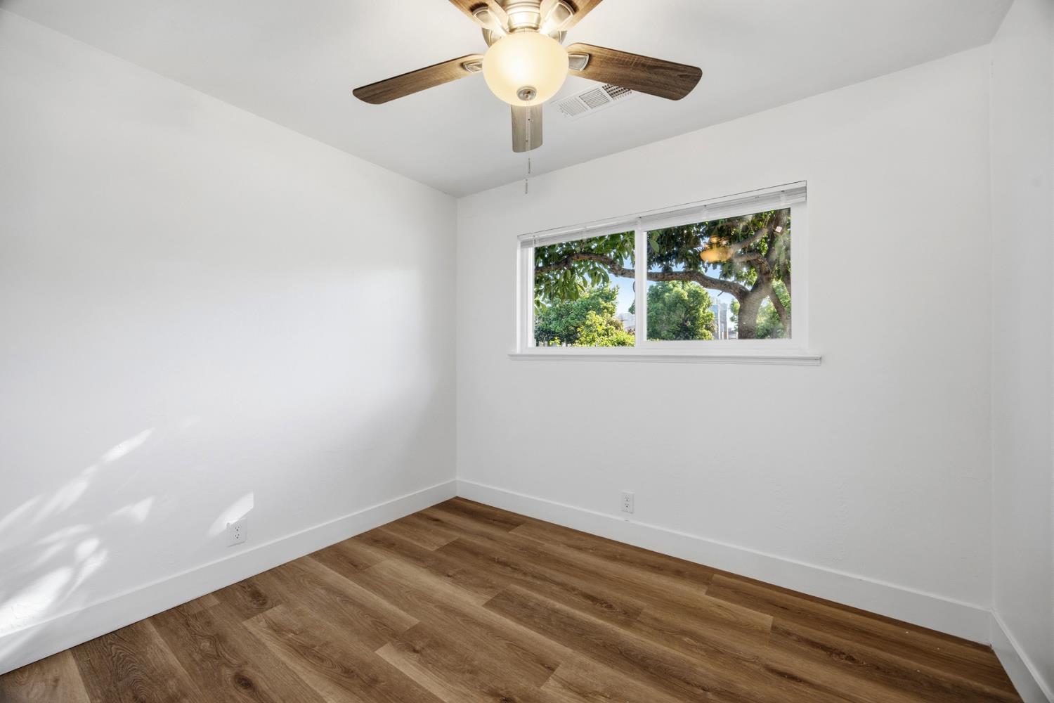 755 H St, Parlier, CA 93648