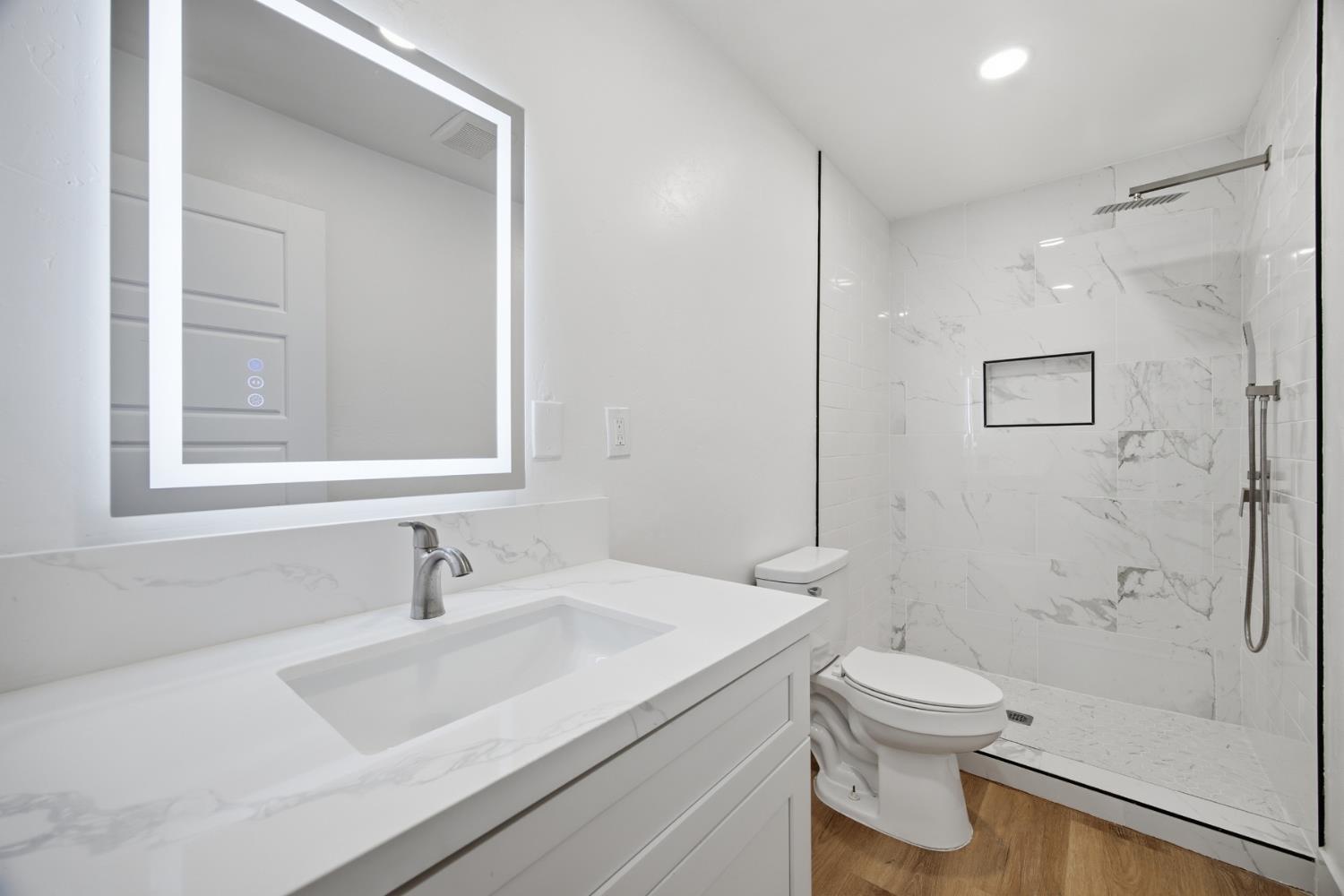 755 H St, Parlier, CA 93648