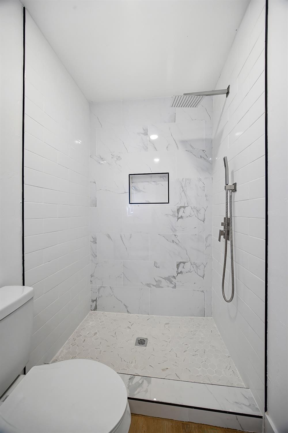 755 H St, Parlier, CA 93648