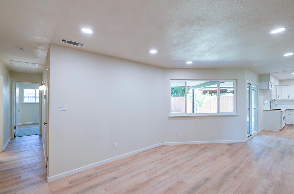 1484 W Indianapolis Ave, Fresno, CA 93705