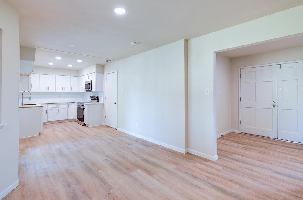 1484 W Indianapolis Ave, Fresno, CA 93705