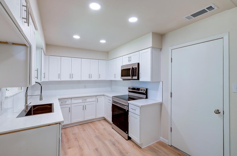 1484 W Indianapolis Ave, Fresno, CA 93705