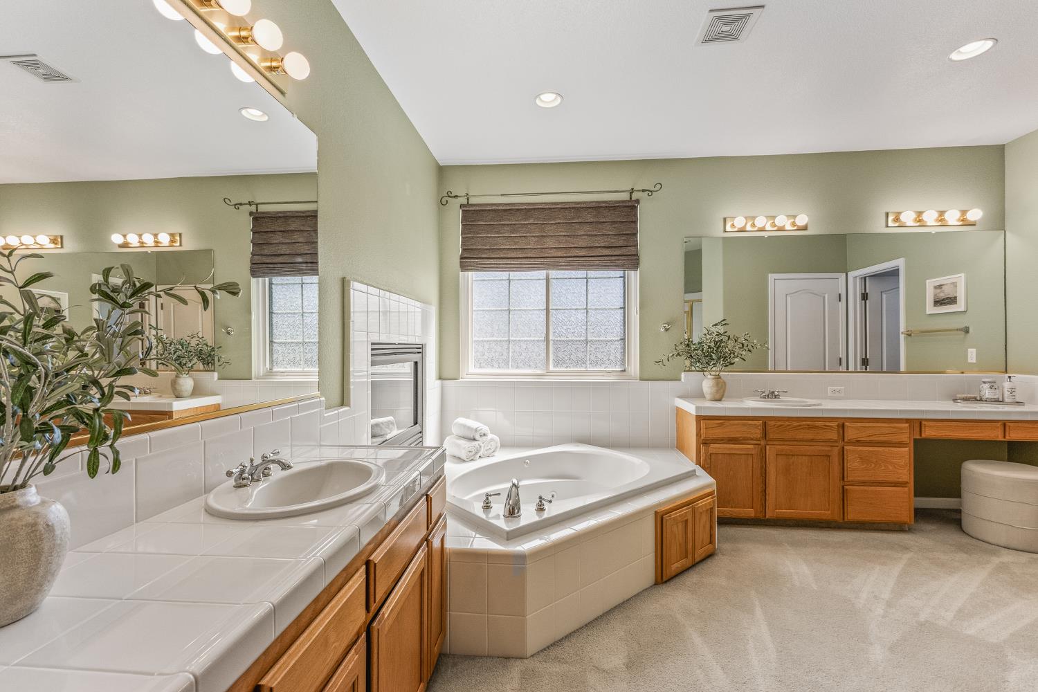 2719 E Spice Way, Fresno, CA 93720