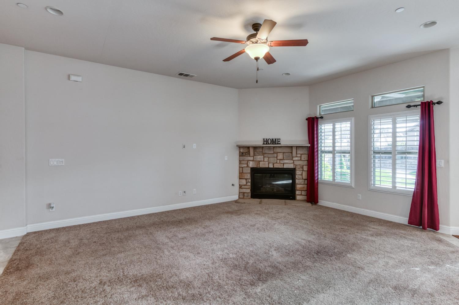 4160 N Newport Bay, Clovis, CA 93619