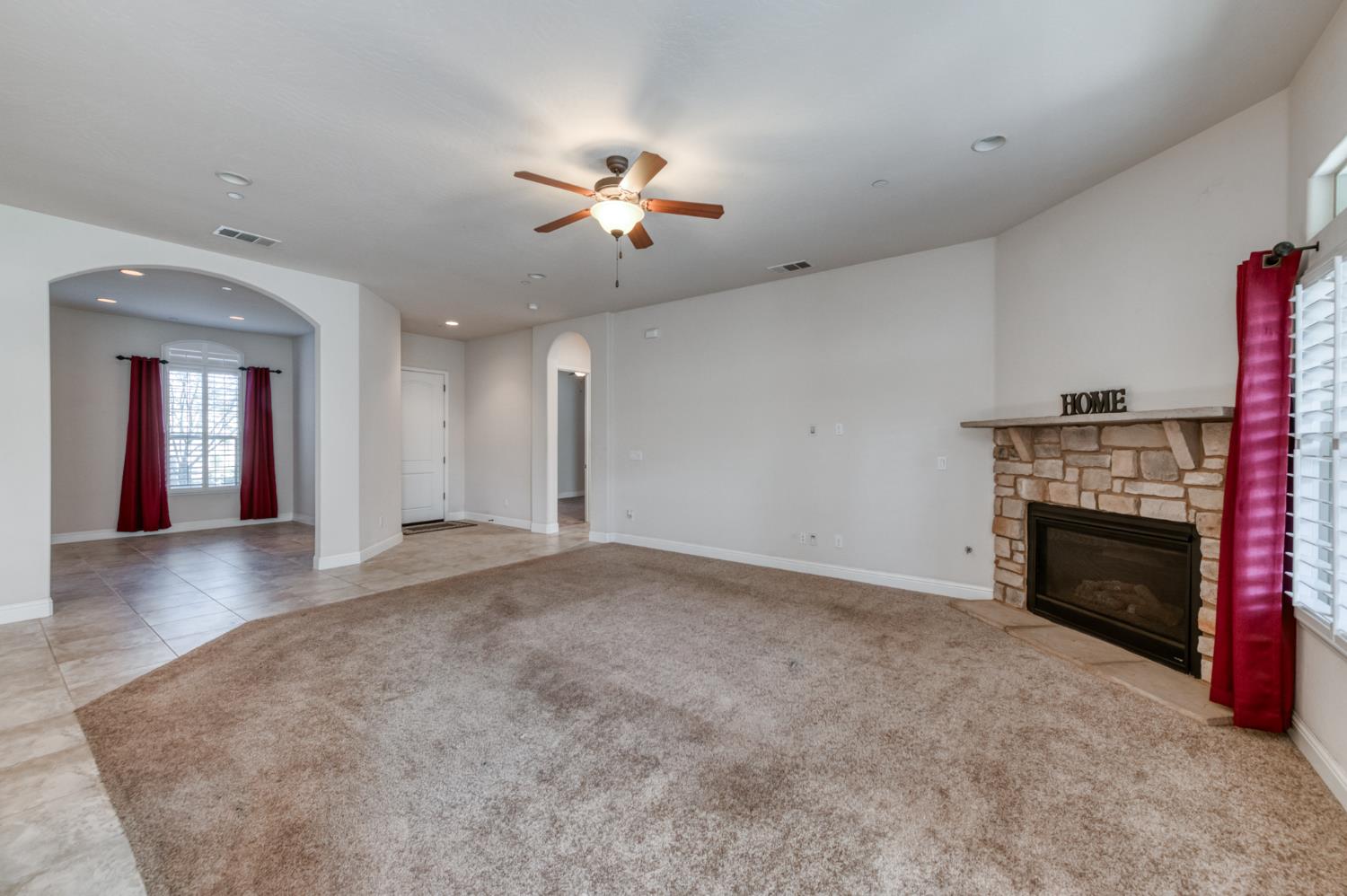 4160 N Newport Bay, Clovis, CA 93619