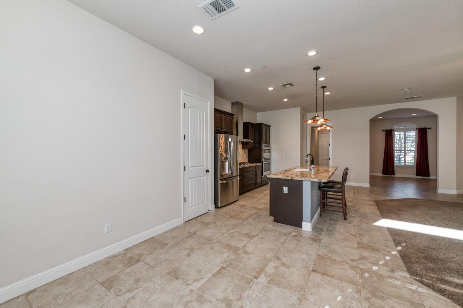 4160 N Newport Bay, Clovis, CA 93619