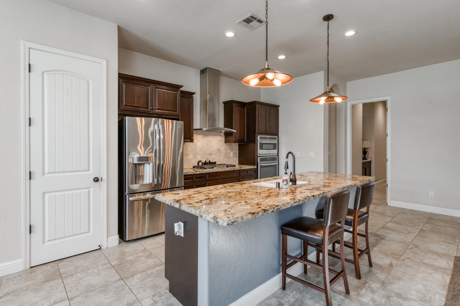 4160 N Newport Bay, Clovis, CA 93619