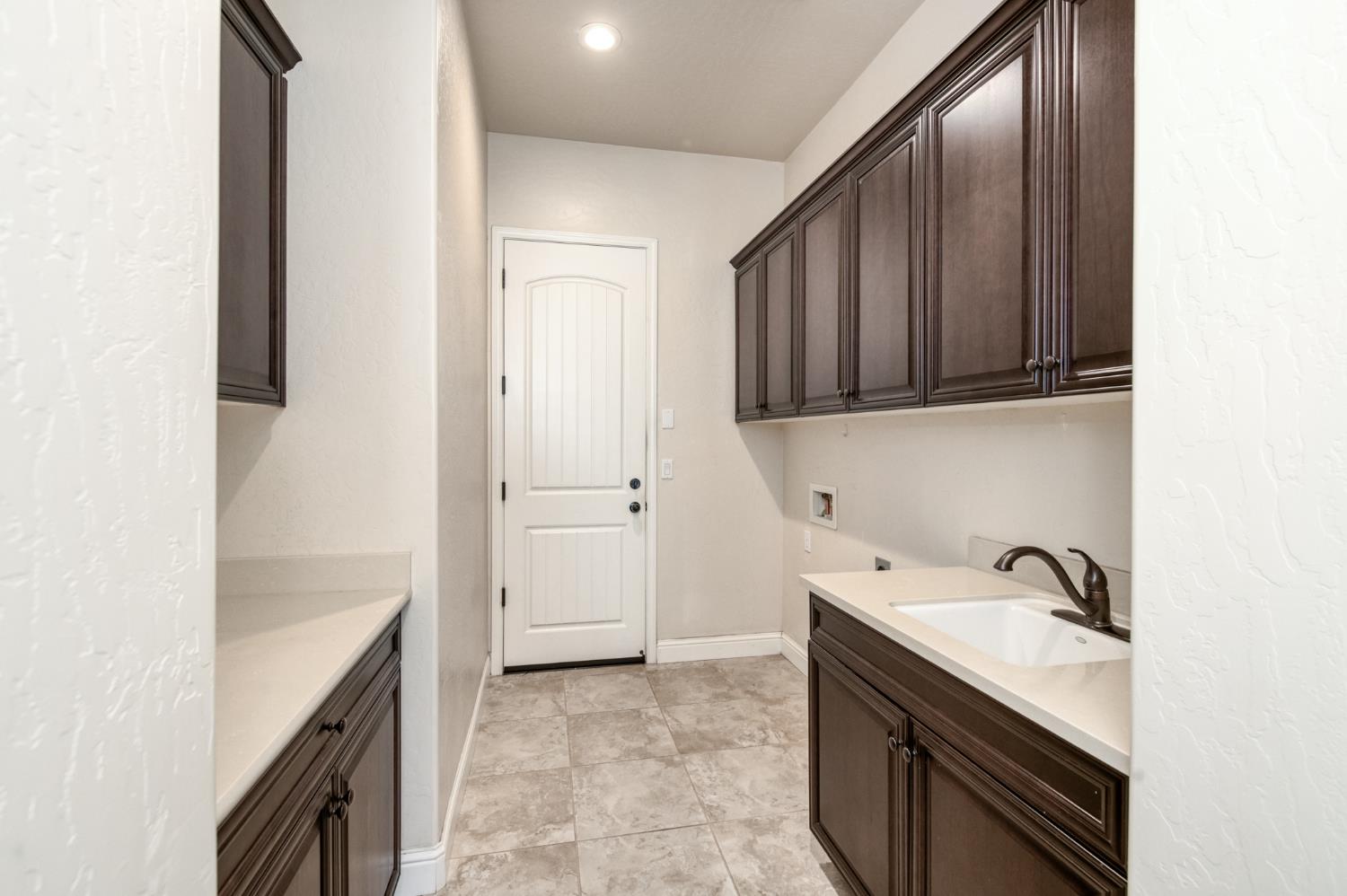 4160 N Newport Bay, Clovis, CA 93619