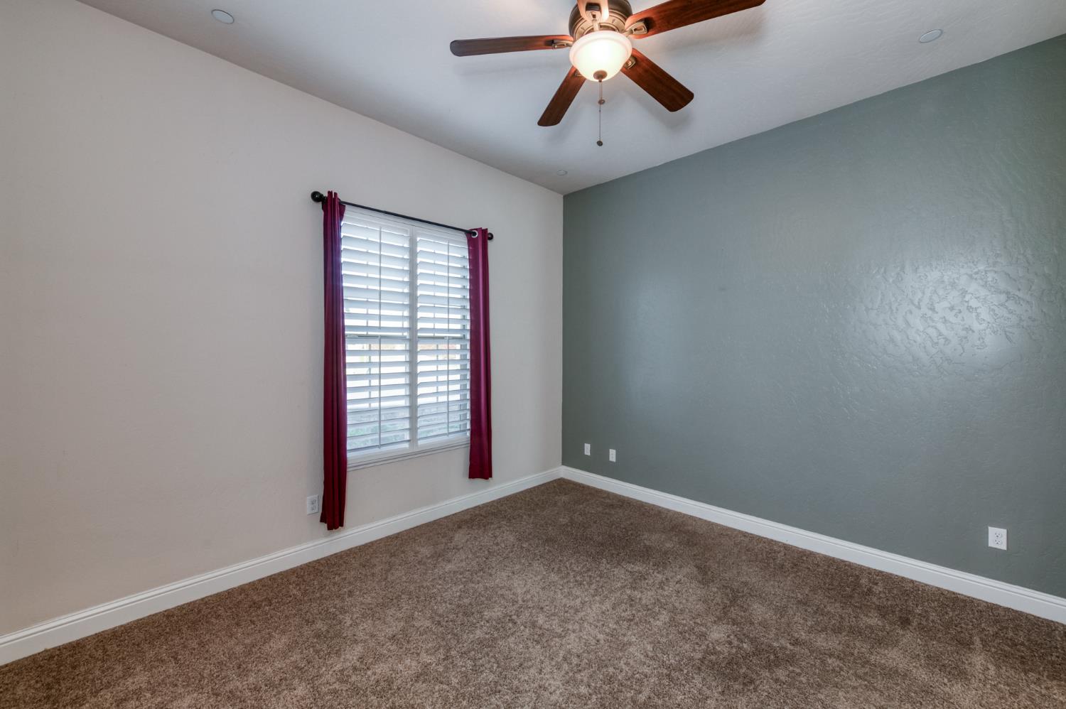 4160 N Newport Bay, Clovis, CA 93619