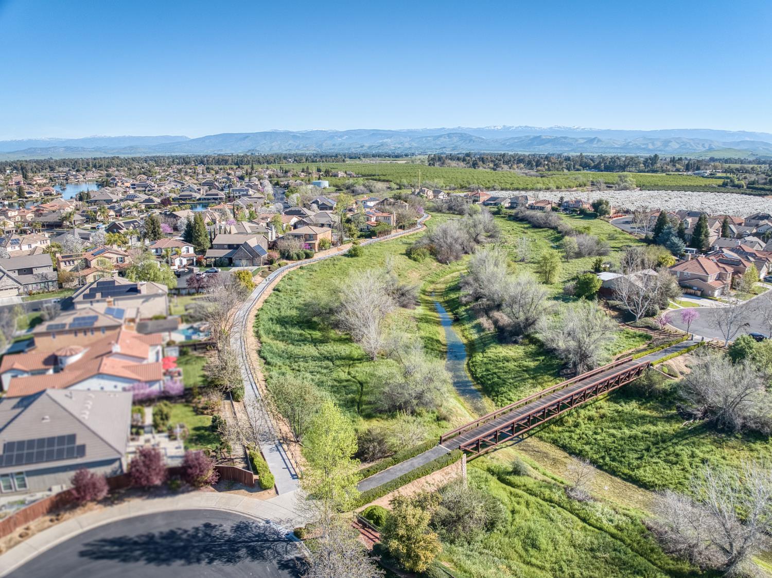 4160 N Newport Bay, Clovis, CA 93619