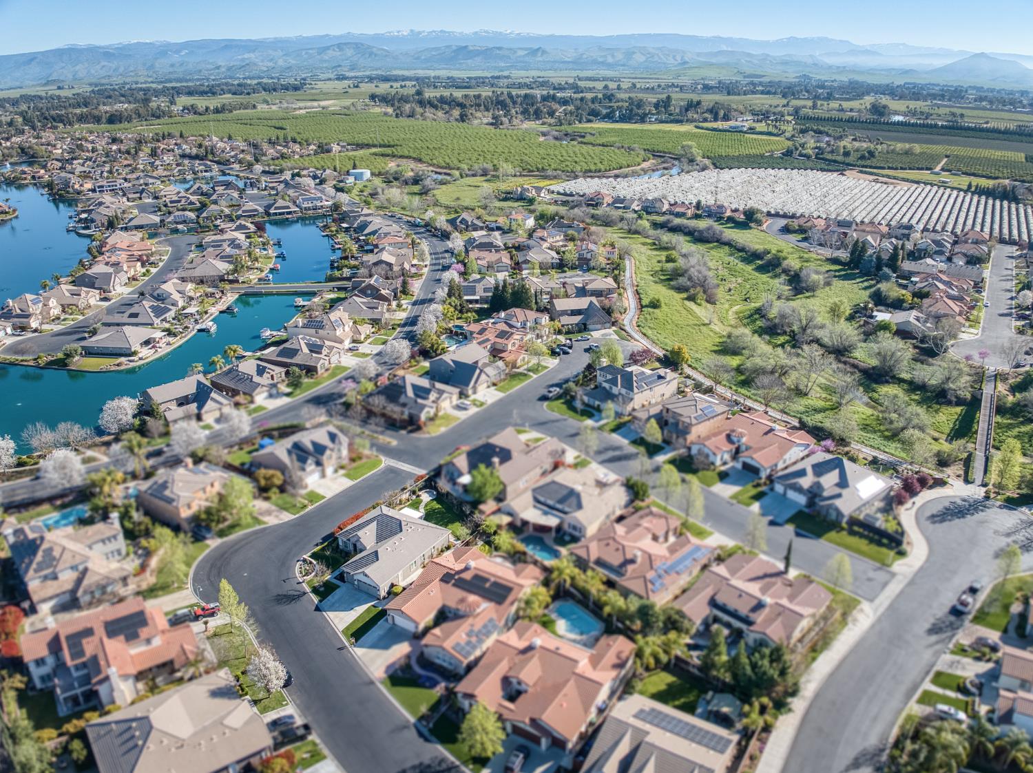 4160 N Newport Bay, Clovis, CA 93619