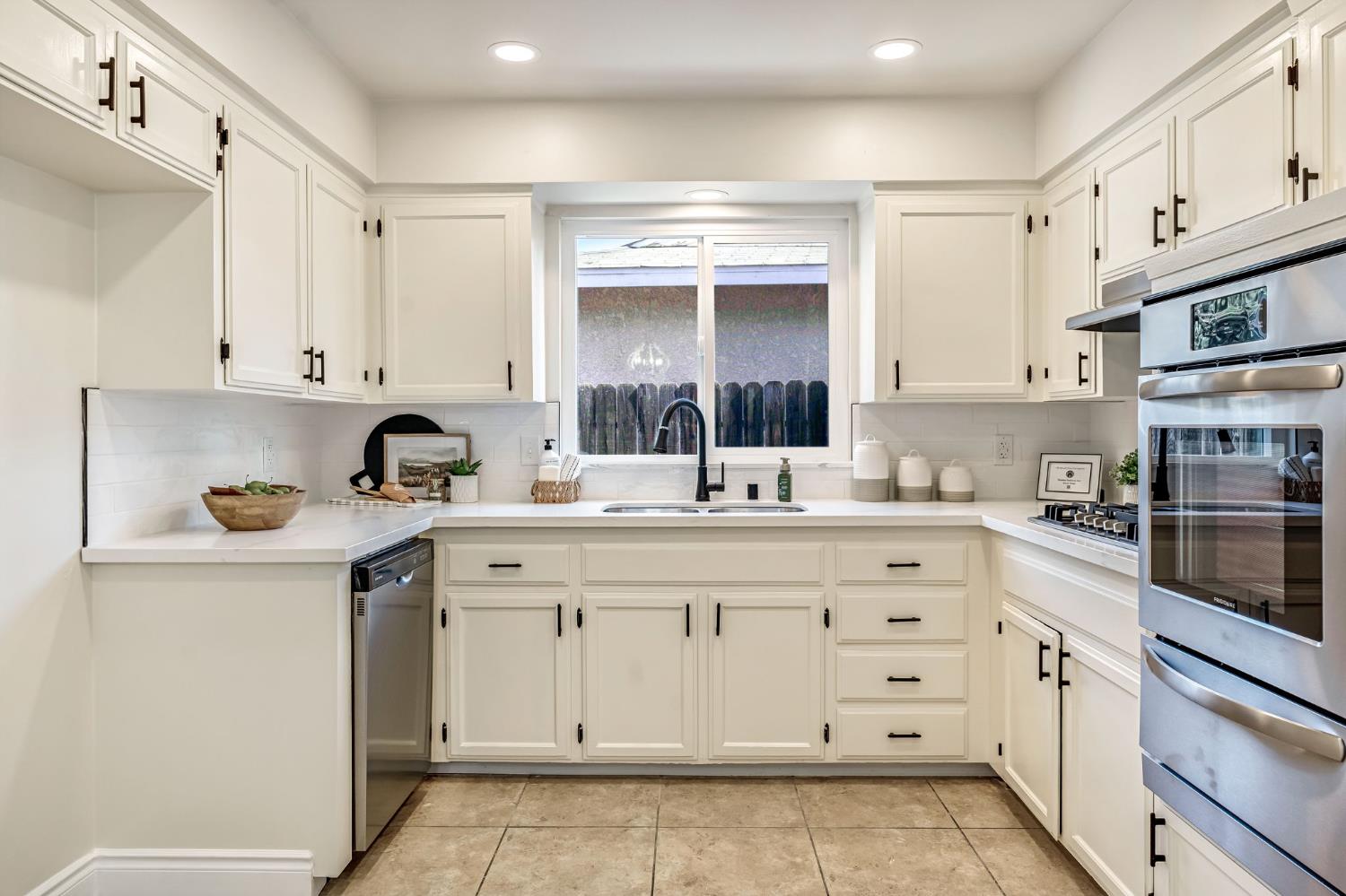 384 W Indianapolis, Clovis, CA 93612