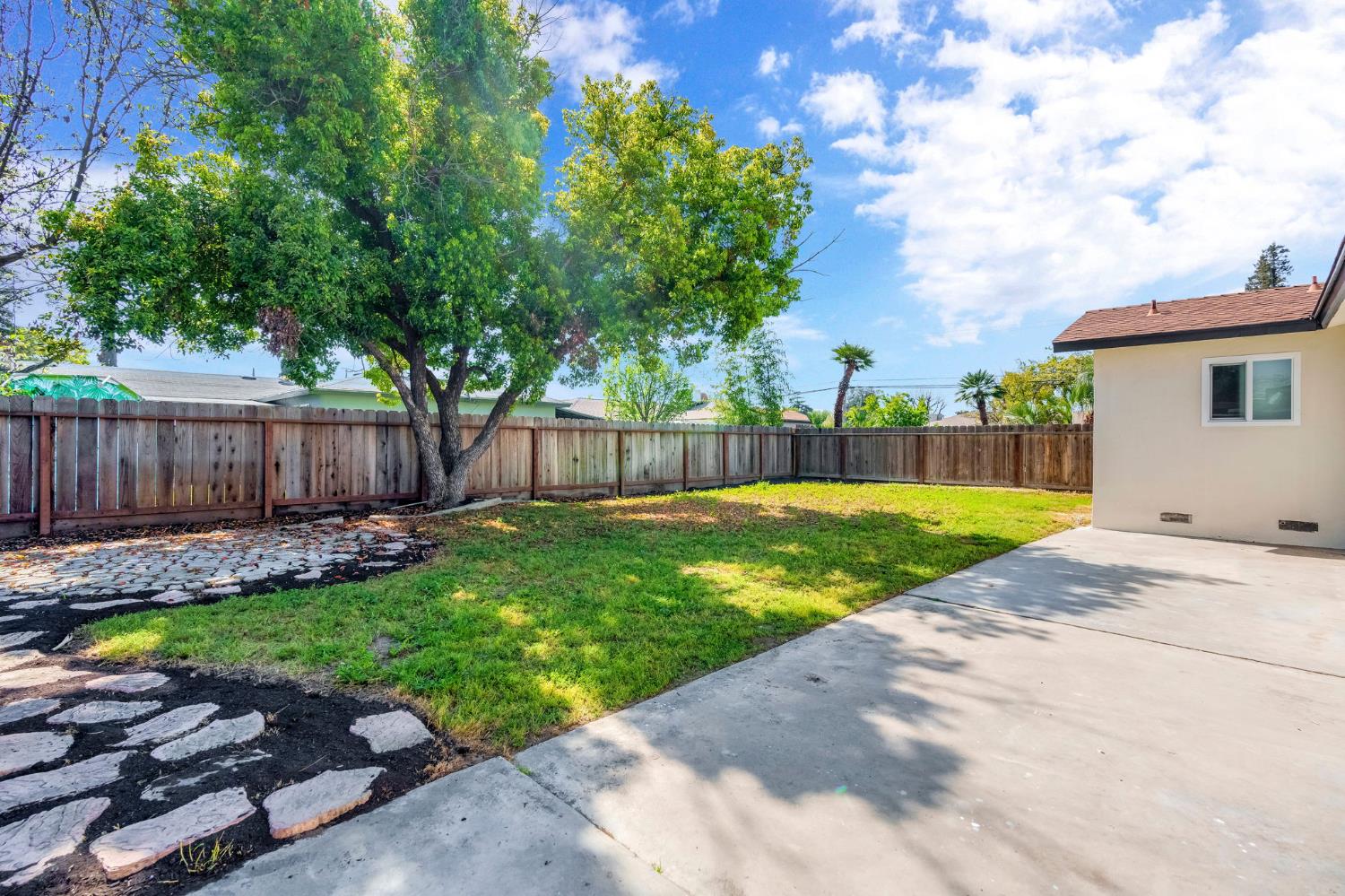 384 W Indianapolis, Clovis, CA 93612