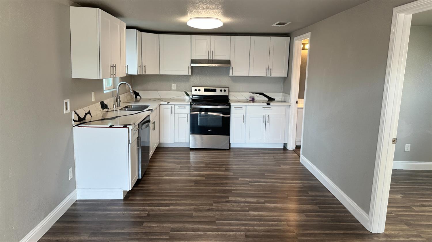 749 E Pleasant St, Coalinga, CA 93210