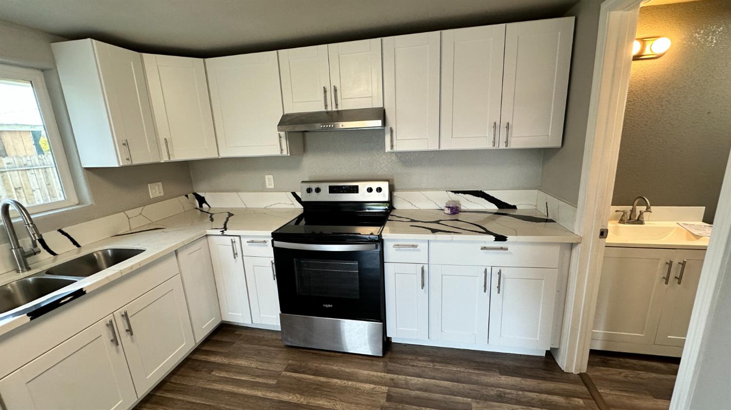 749 E Pleasant St, Coalinga, CA 93210