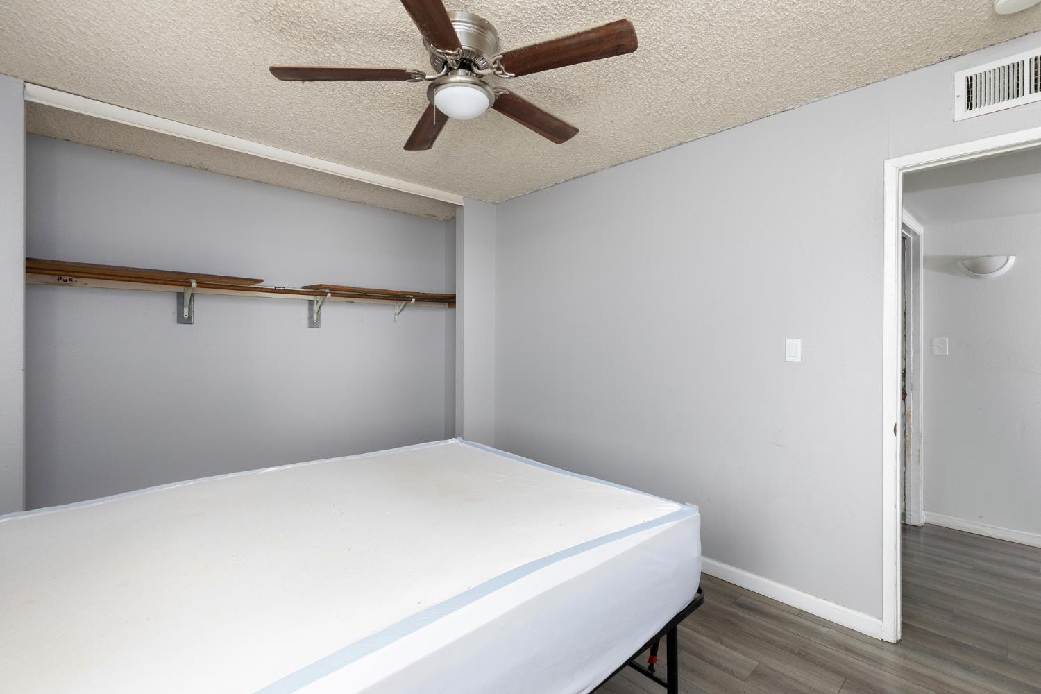 280 N Lillie, Dinuba, CA 93618