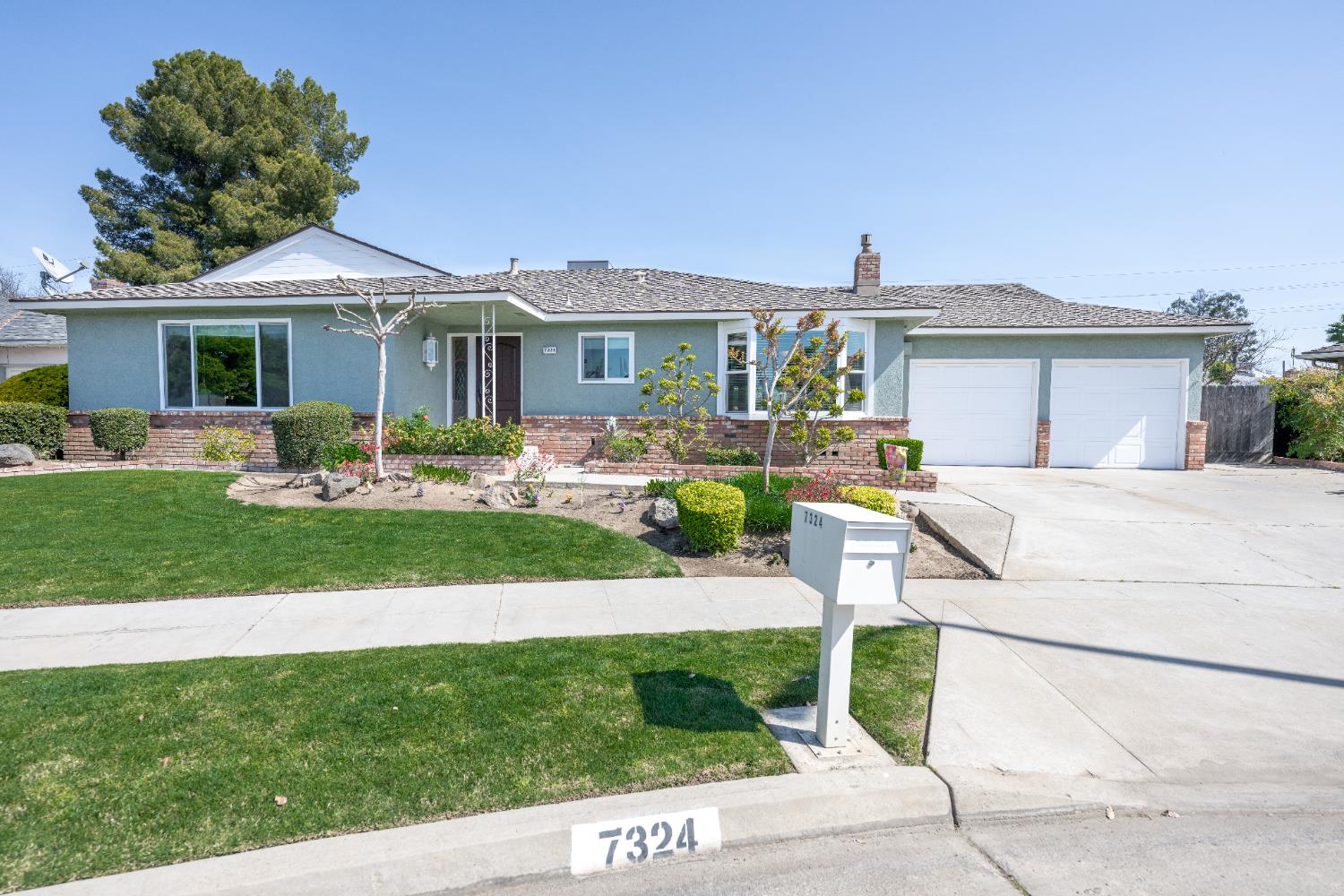 7324 N 3rd St, Fresno, CA 93720