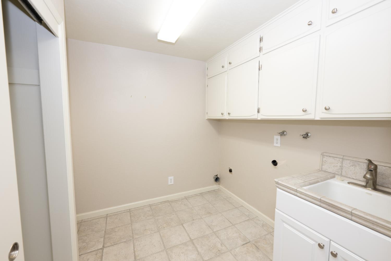 7324 N 3rd St, Fresno, CA 93720