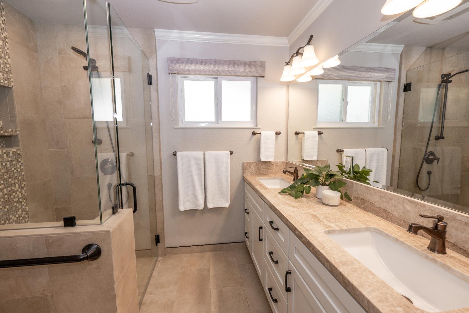 7324 N 3rd St, Fresno, CA 93720