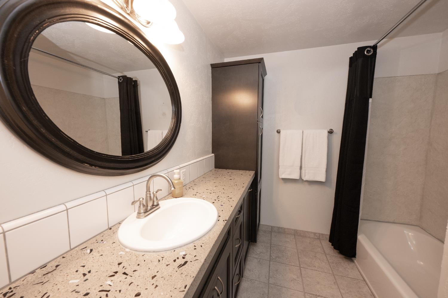 7324 N 3rd St, Fresno, CA 93720