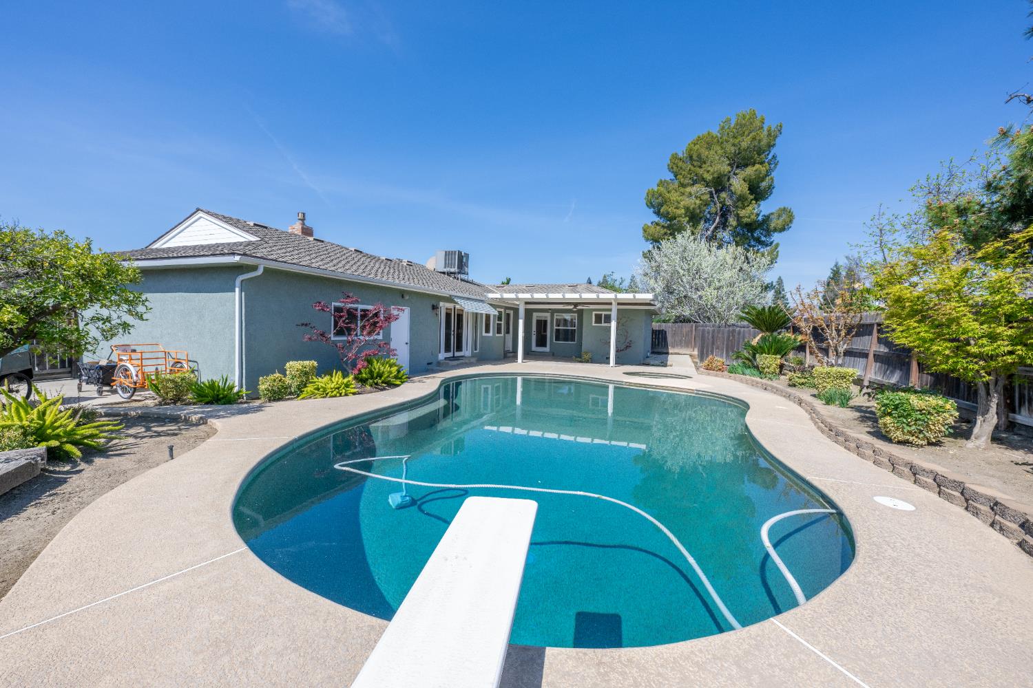 7324 N 3rd St, Fresno, CA 93720