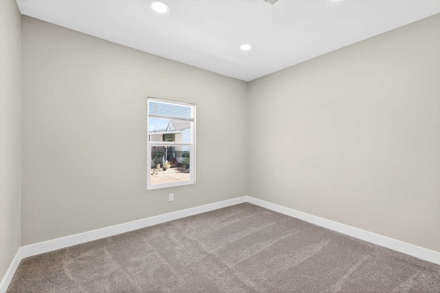 105 W Herndon Ave #SPC64, Pinedale, CA 93650