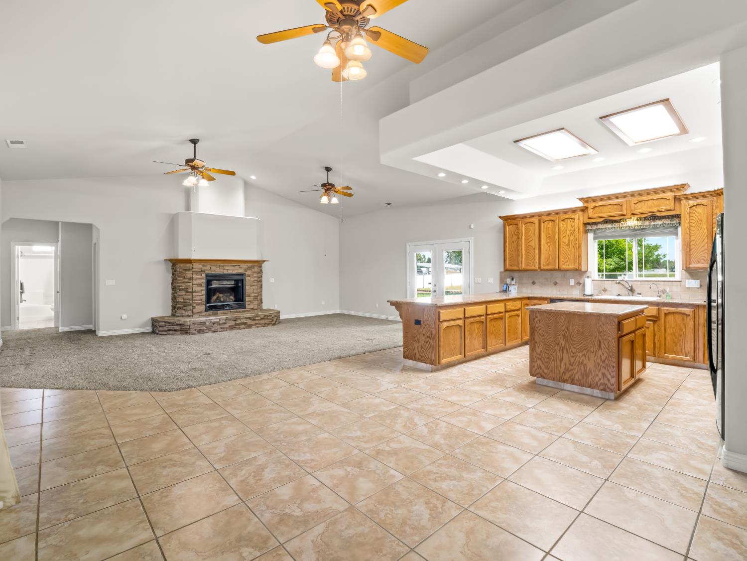 16389 Monreal Rd, Madera, CA 93636